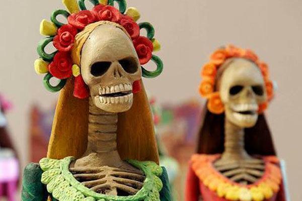 مکزیکی ها به موزه عروسک های ملل می روند